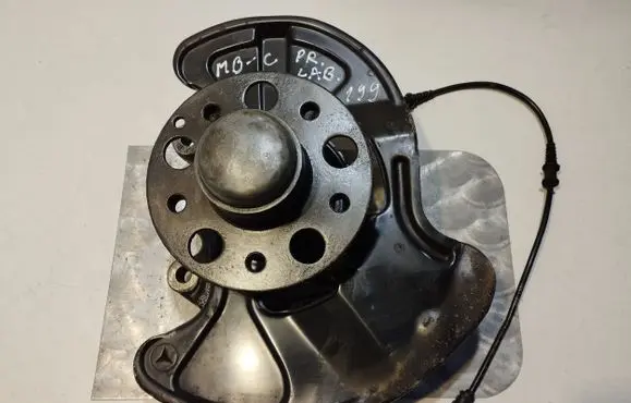 Mercedes-Benz C W203 Front wheel hub spindle knuckle