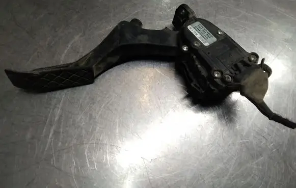 Volkswagen Transporter - Caravelle T5 Accelerator pedal position sensor 7H1721503 6PV00849503