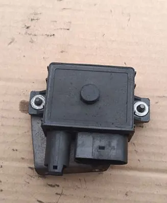 BMW 5 E60 E61 Glow plug pre-heat relay 779800003 7798000 0522120102