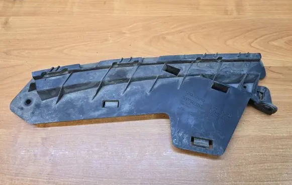 Volvo V70 Front bumper mounting bracket 30796387