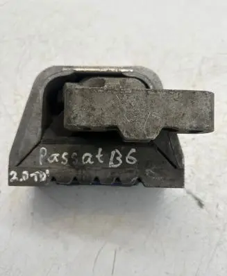Volkswagen PASSAT B6 Engine mount bracket 1KO199262