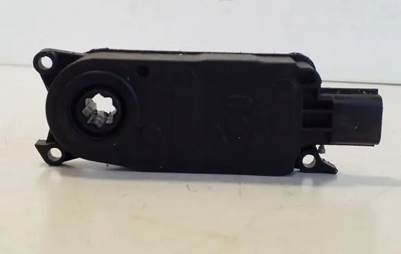 Ford Kuga III Radiator active air flap actuator LX6B8476BC