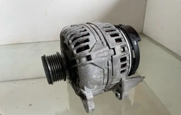Volkswagen Touran II Generator/alternator 