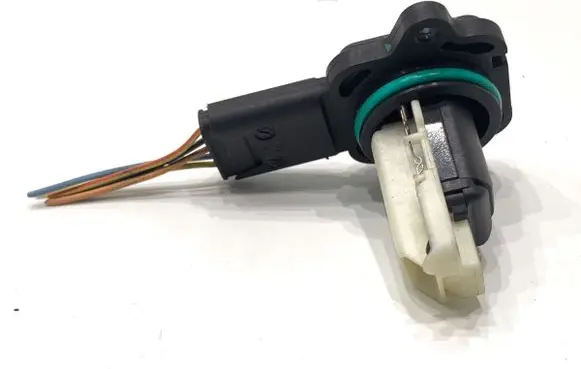 BMW 5 E60 E61 Mass air flow meter 7520519
