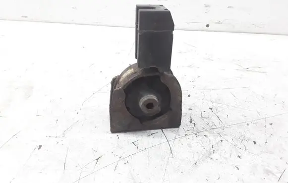 Toyota Corolla Verso E121 Engine mount bracket
