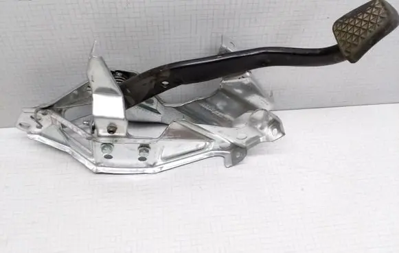 Opel Astra G Brake pedal 1331