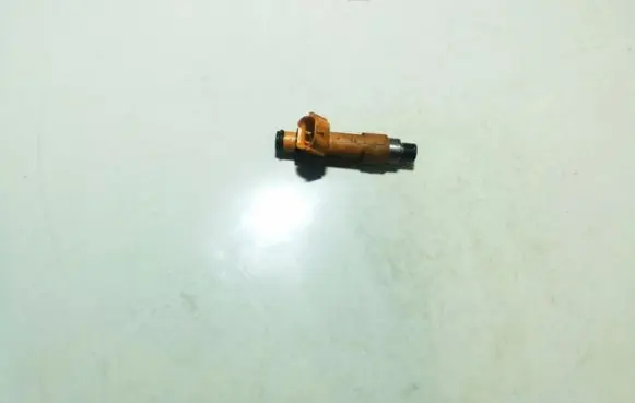 Suzuki Swift I Fuel injector 2975000120 62201