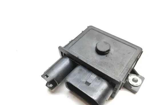 BMW 5 F10 F11 Glow plug pre-heat relay E2110022368 0006655928 0522140702