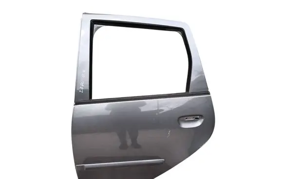 Mitsubishi Colt Rear door 