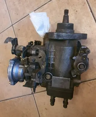 Volkswagen Golf III Fuel injection high pressure pump 028130107K 865262