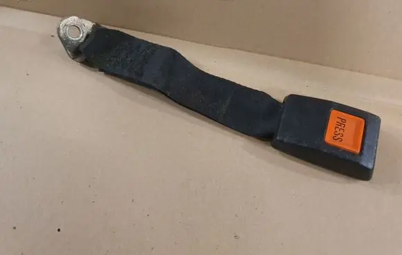 Volkswagen Golf I Rear seatbelt buckle 161857739B 161857739