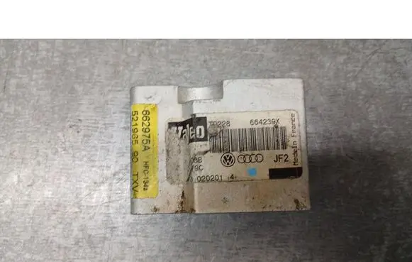 Audi A3 S3 8L Coolant heater control valve 662975A
