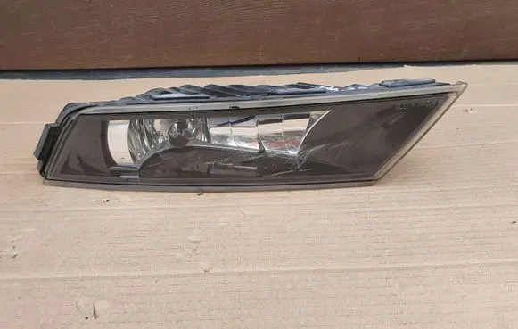 Skoda Superb B8 (3V) Front fog light 3V0941700