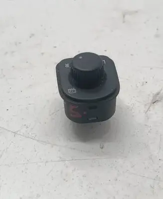 Volkswagen Golf V Wing mirror switch 1K0959565K 172801S