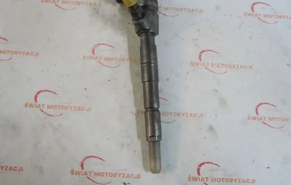 Opel Insignia A Fuel injector 0445110327