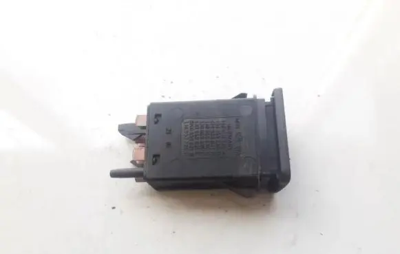 Volkswagen Golf IV Windscreen/window heater switch 1J0953235A