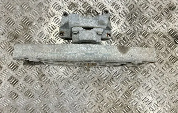 Dodge Challenger Gearbox mounting bracket 68170323AA 05147200AD 63325