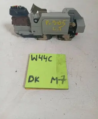 Peugeot 305 Rear door lock 1212123