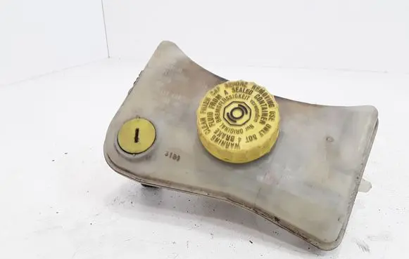 Volkswagen PASSAT B5 Brake fluid reservoir 320670094