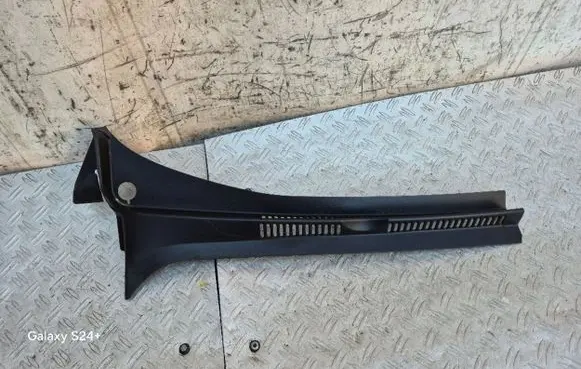 Volkswagen Golf Plus Wiper trim 5M0819404B