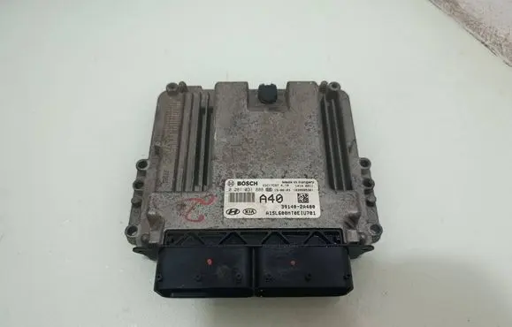 KIA Sportage Engine control unit/module EDC17C57 391402A400 0281031888