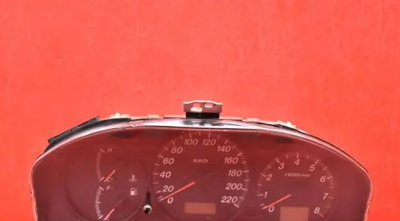 Mazda Premacy Speedometer (instrument cluster) WCCB07F