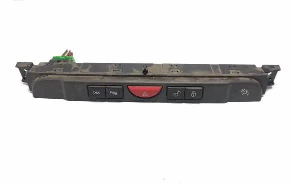 Land Rover Discovery 3 - LR3 Hazard light switch YUL500400WUX K916