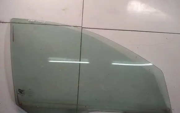 Ford Focus Front door window glass four-door AS2