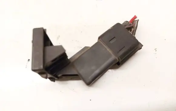Skoda Octavia Mk2 (1Z) Glow plug pre-heat relay 0522120505 03g907282a