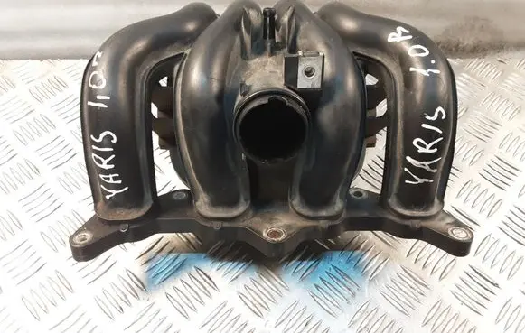 Toyota Yaris Intake manifold