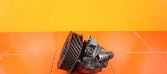 Land Rover Discovery 3 - LR3 Power steering pump 7H223A696AB