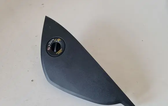 Volvo XC90 Dashboard side end trim 31363696