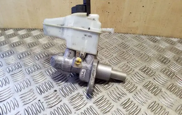Audi TT TTS Mk2 Master brake cylinder 8J2611301