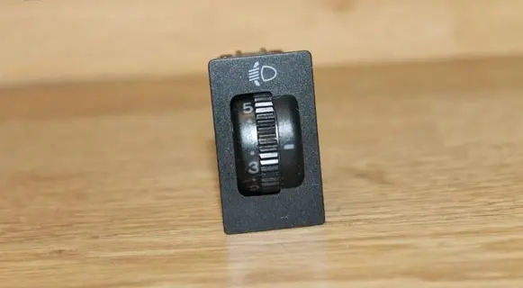Toyota Avensis T250 Headlight level height control switch 8415205051