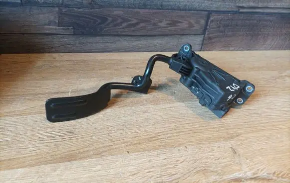 Audi A6 S6 C6 4F Accelerator throttle pedal