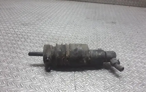 Volkswagen Golf V Windscreen/windshield washer pump