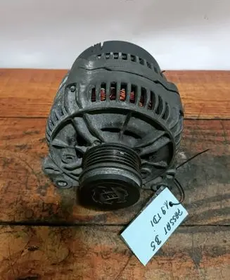 Volkswagen PASSAT B5 Generator/alternator 0123515003 028903028