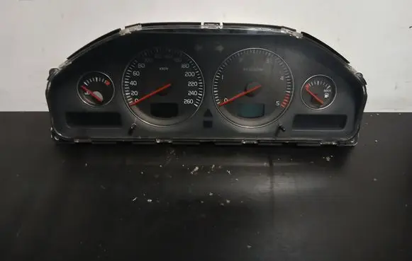 Speedometer (instrument cluster)