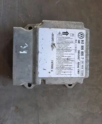 Volkswagen Jetta V Airbag control unit/module 1K0909605T