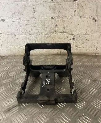 Cup holder front