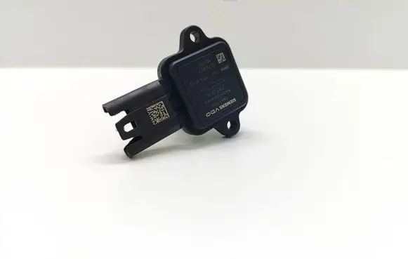 BMW 5 E60 E61 Mass air flow meter 7551638 755163803 13627551638