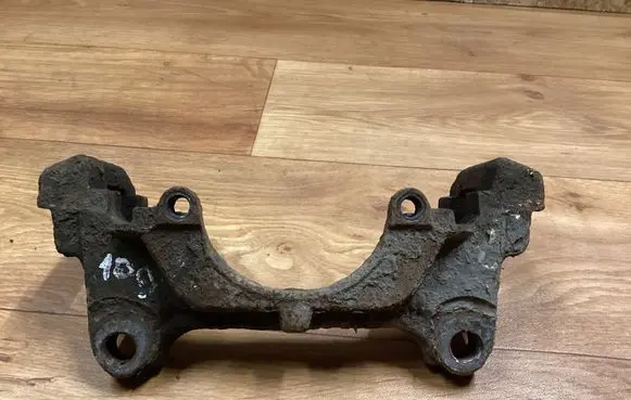 Volkswagen PASSAT B6 Front Brake Caliper Pad/Carrier 