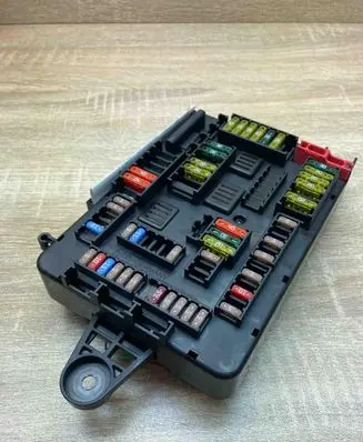 BMW 3 F30 F35 F31 Fuse module 9337880 9337884