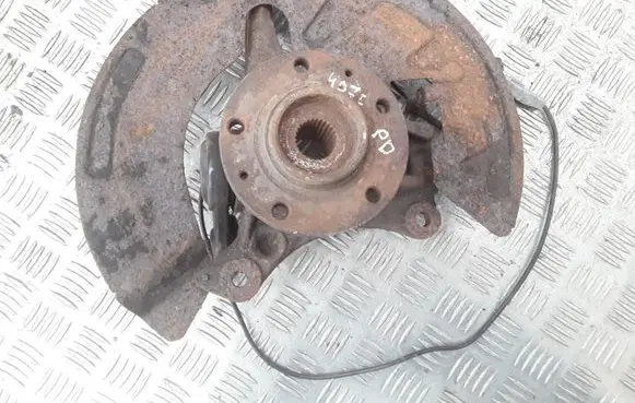 Peugeot 407 Front wheel hub spindle knuckle