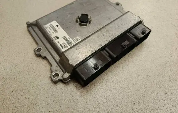 Renault Clio IV Engine control unit/module 237102928R 122540199 237102706R