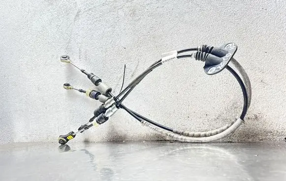 Volvo XC60 Gear shift cable linkage 31302107