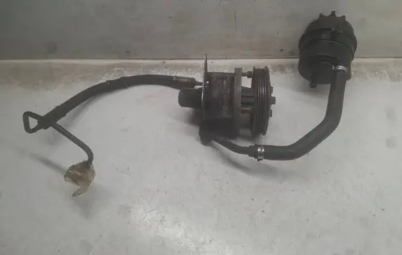 BMW 3 E36 Power steering pump 1141627 0024604 7681955260