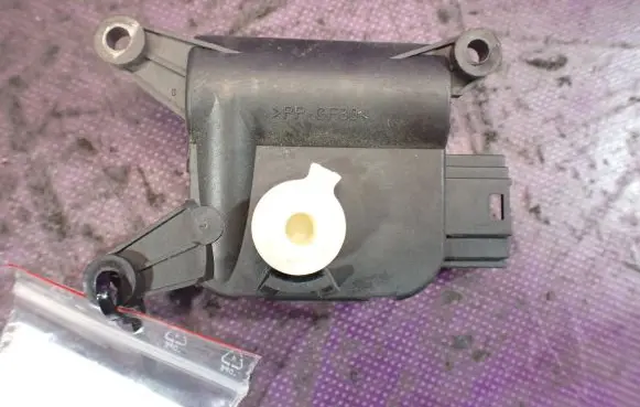 A/C air flow flap actuator/motor