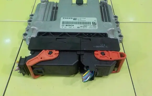 Volvo S60 Engine control unit/module 31331540
