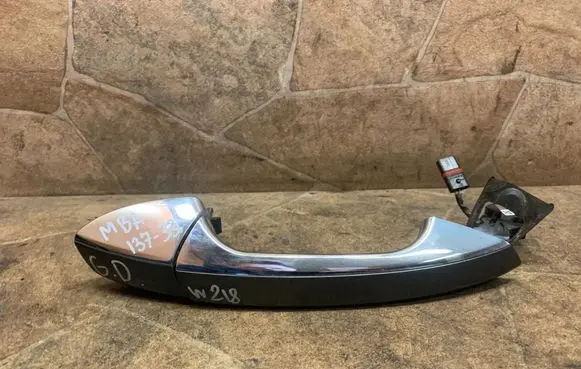 Mercedes-Benz CLS C218 X218 Rear door exterior handle A2047600620